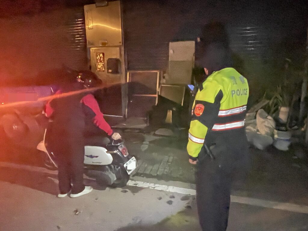 7旬騎士深夜迷途7小時-壢警冒雨尋人