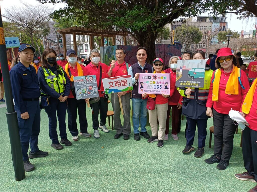 桃園都城隍爺遶境登場-警方交安識詐宣導護民眾平安