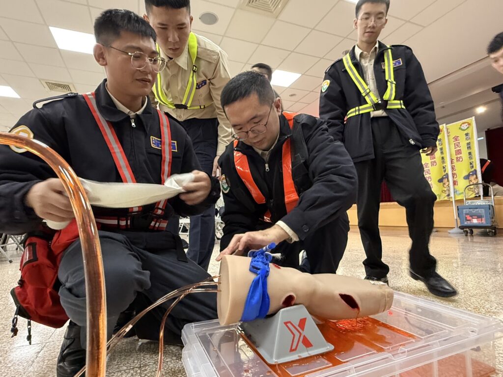 桃園首納這訓練強化役男救護技能-逼真創傷模型震撼學員
