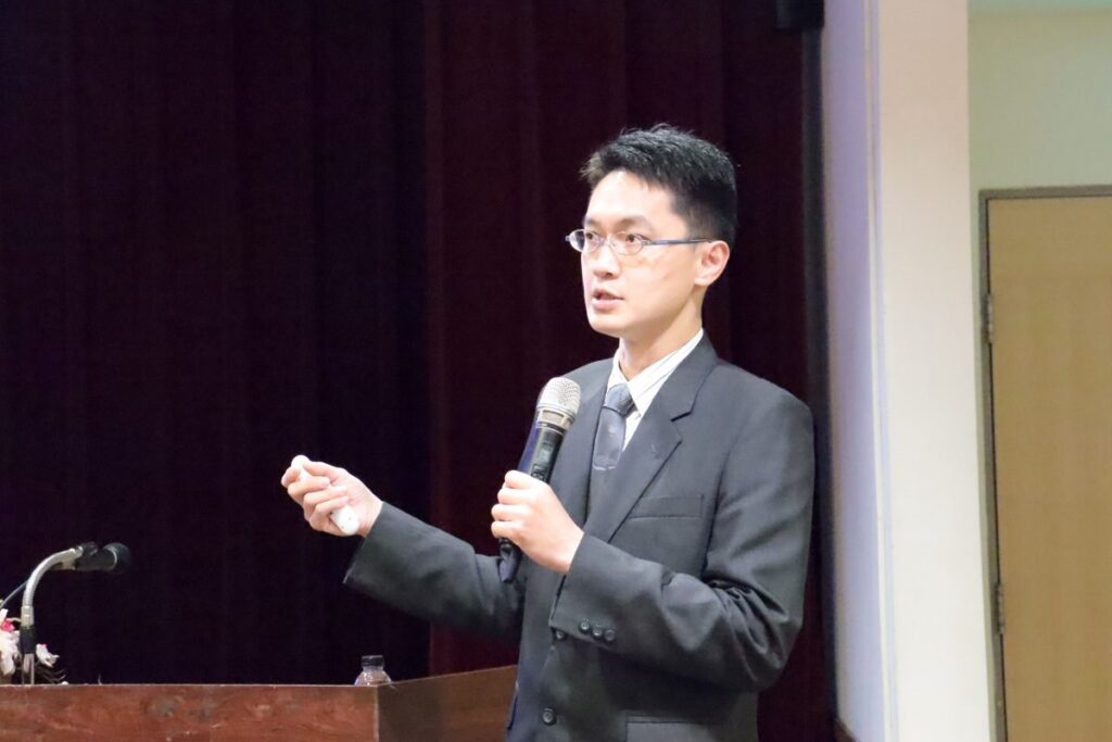 老阿嬤大動脈阻塞中風眼歪嘴斜　醫師取栓術搶救成功救回