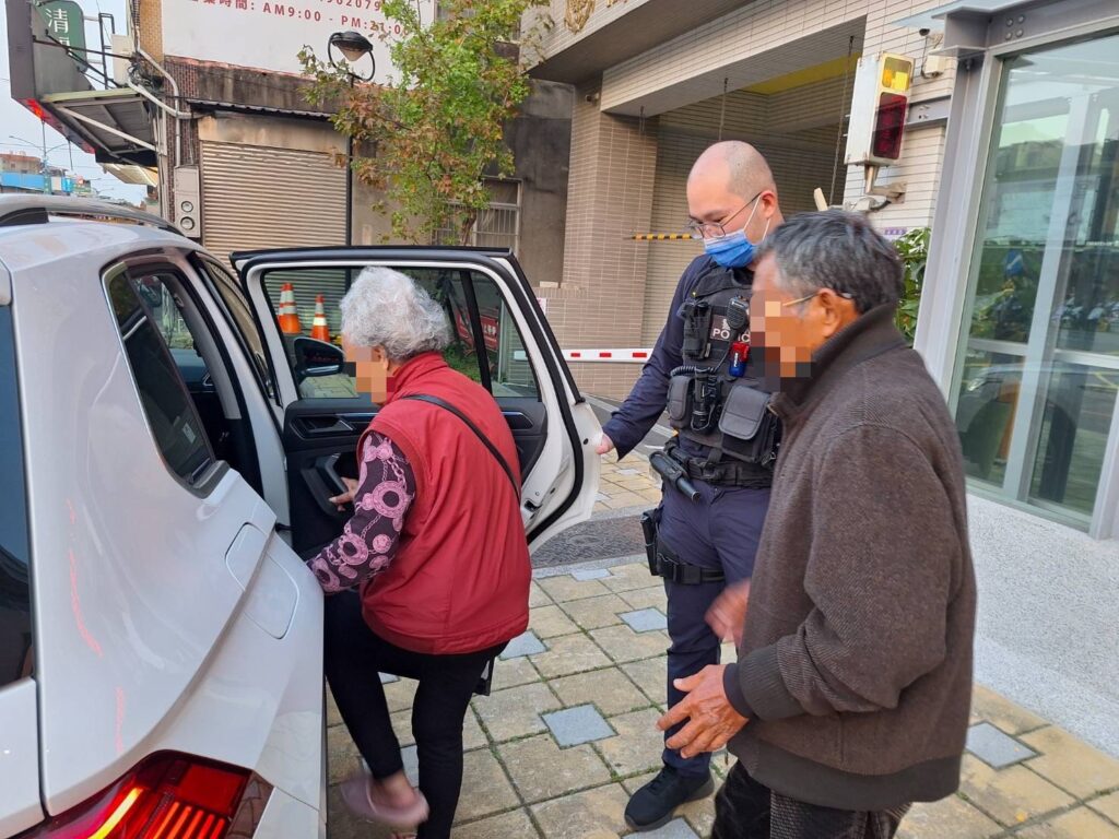 8旬婦忘記回家的路-楊梅警民及時伸援
