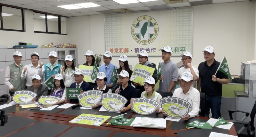 罷免連署衝刺中-桃園民進黨議員服務處設連署站 