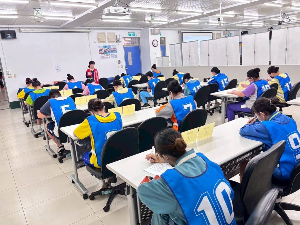 新生醫專攜手桃園教育局-國中醫護技藝競賽吸引9校選手角逐