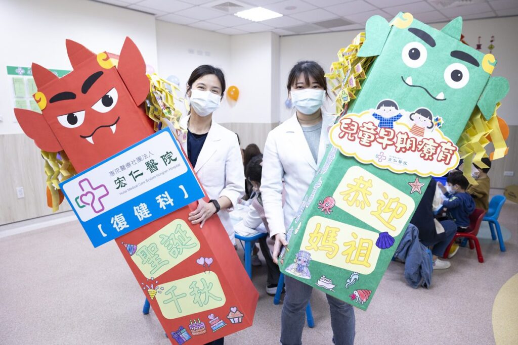 大甲媽起駕遶境-宏仁慢飛兒手作千里眼順風耳迎媽祖