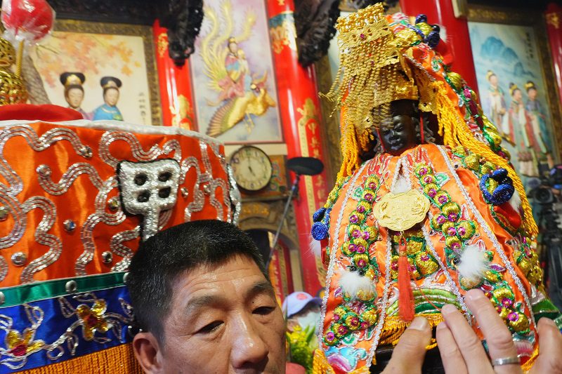大甲媽起駕遶境賜福-黃國榮、韓國瑜恭請媽祖上轎祈求台灣國泰民安