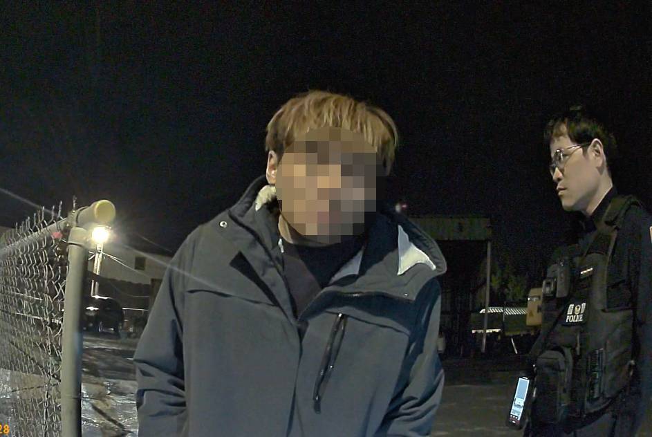 沒套好？兄弟報「相同身份證字號」-通緝犯假冒身分當場被抓包