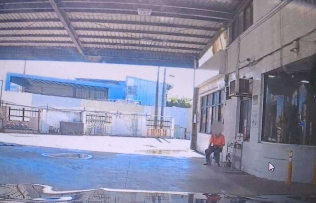 重聽翁忘記回家的路-八德警靠這1物聯絡家屬