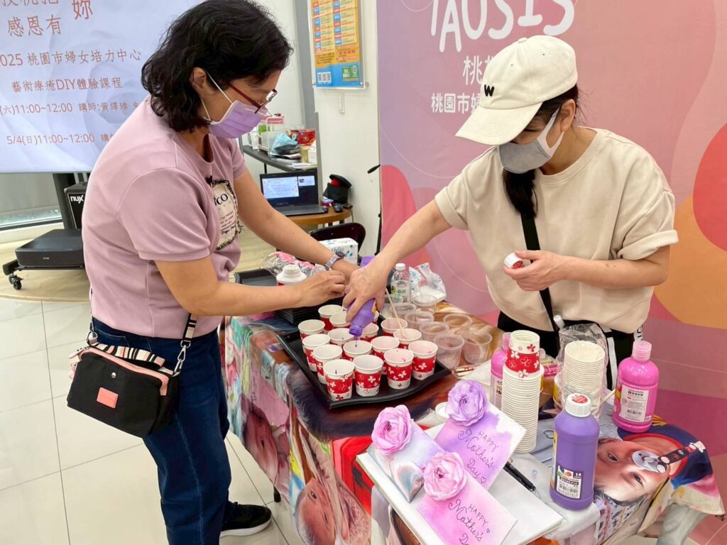 桃園婦幼局辦主題市集迎母親節-推「桃姊妹禮盒」挺婦女培力