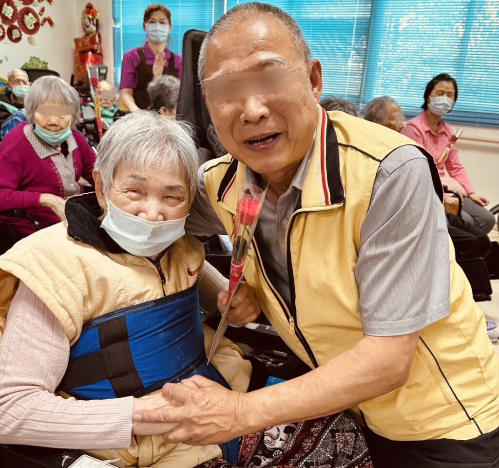 溫馨五月歡慶母親節-松柏園護理之家邀家屬共創感人時光
