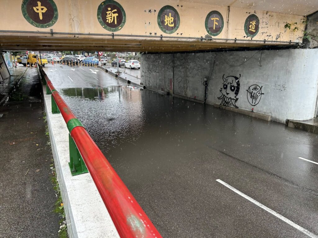 大雨不斷！中壢中新地下道抽水馬達故障-暫時封閉