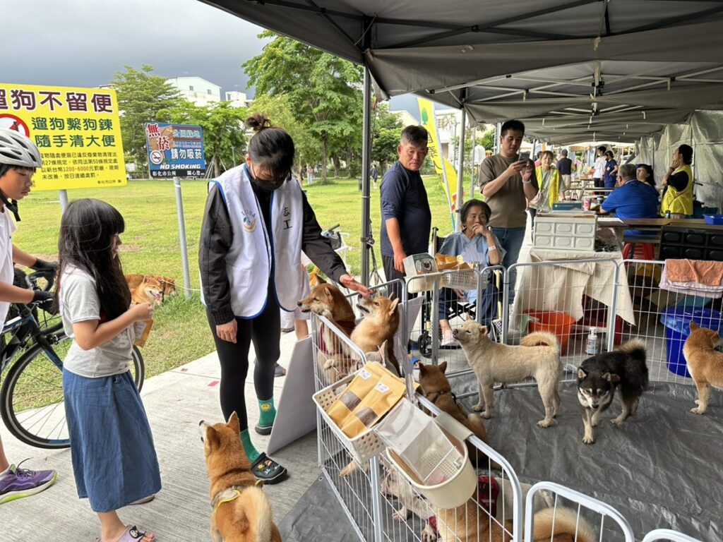 歡度母親節-秀傳寵物市集-免費健檢疫苗施打一次滿足