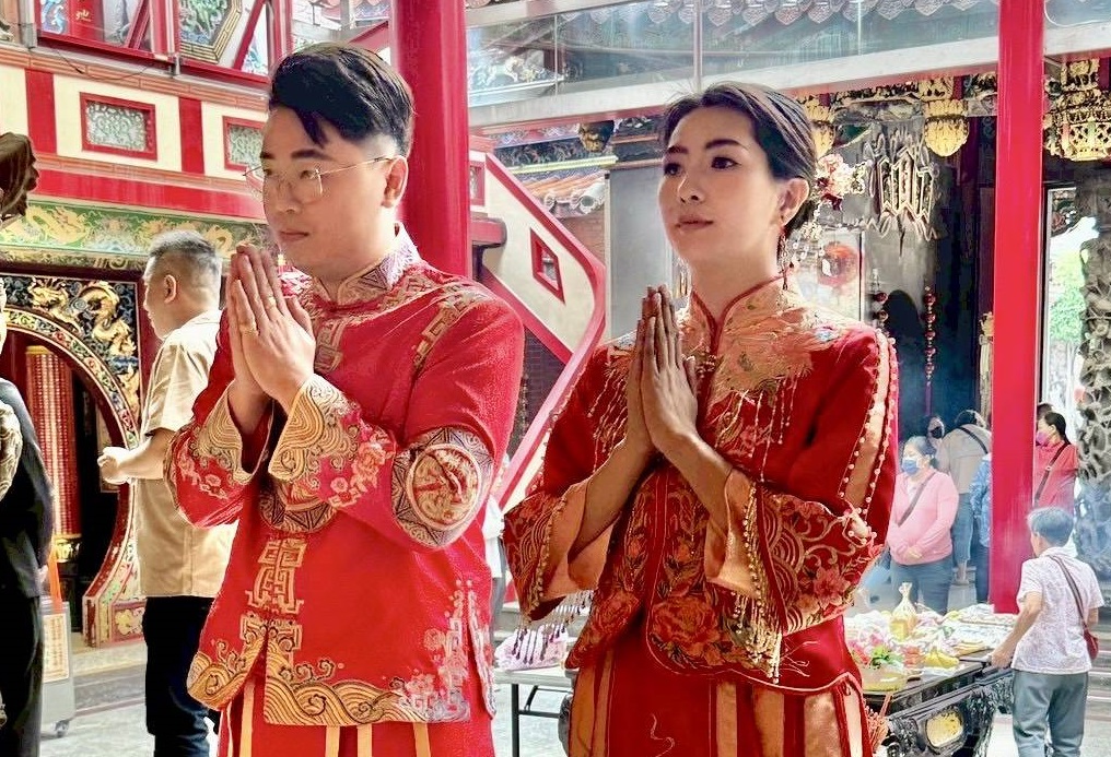在桃園大廟景福宮結婚！開漳聖王、月老神君見證新人喜結良緣