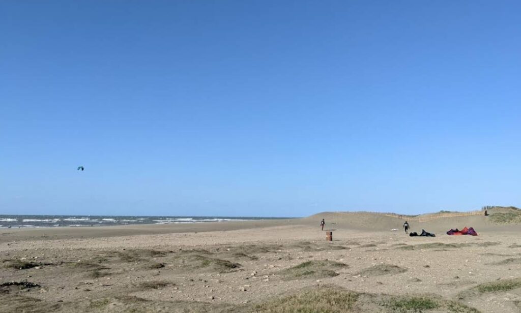 兩陸籍男偷渡觀音沙灘橡皮艇遭查獲-海巡：雷達未顯異常