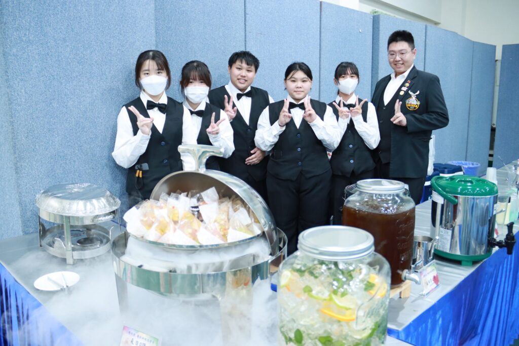 長榮女中餐飲科師徒聯手-粽子三吃、豐盛料理謝師恩
