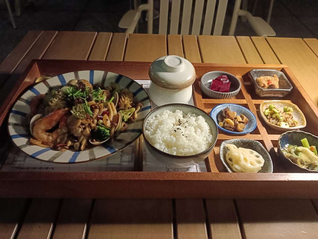 副刊／好好吃飯、好好睡覺、等待值得等待的事 - 台北郵報 | The Taipei Post