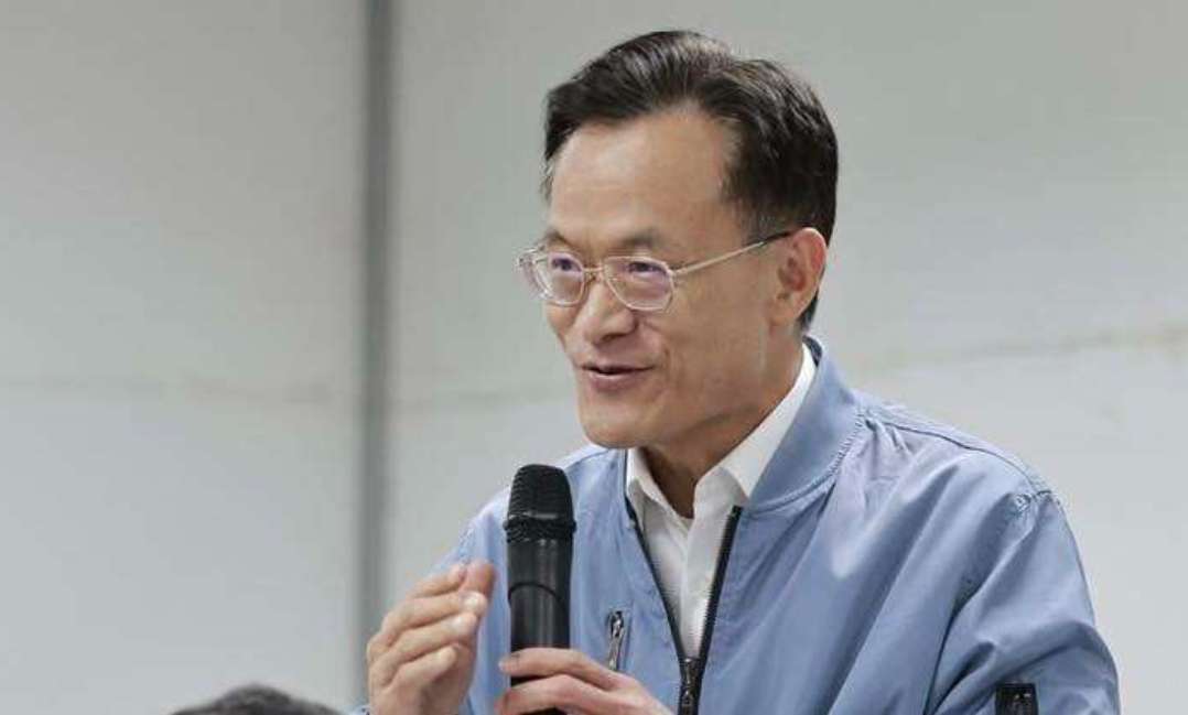 轉頒三等楷模獎章表揚前秘書長詹榮鋒貢獻 張善政：永為市府典範 - 台北郵報 | The Taipei Post