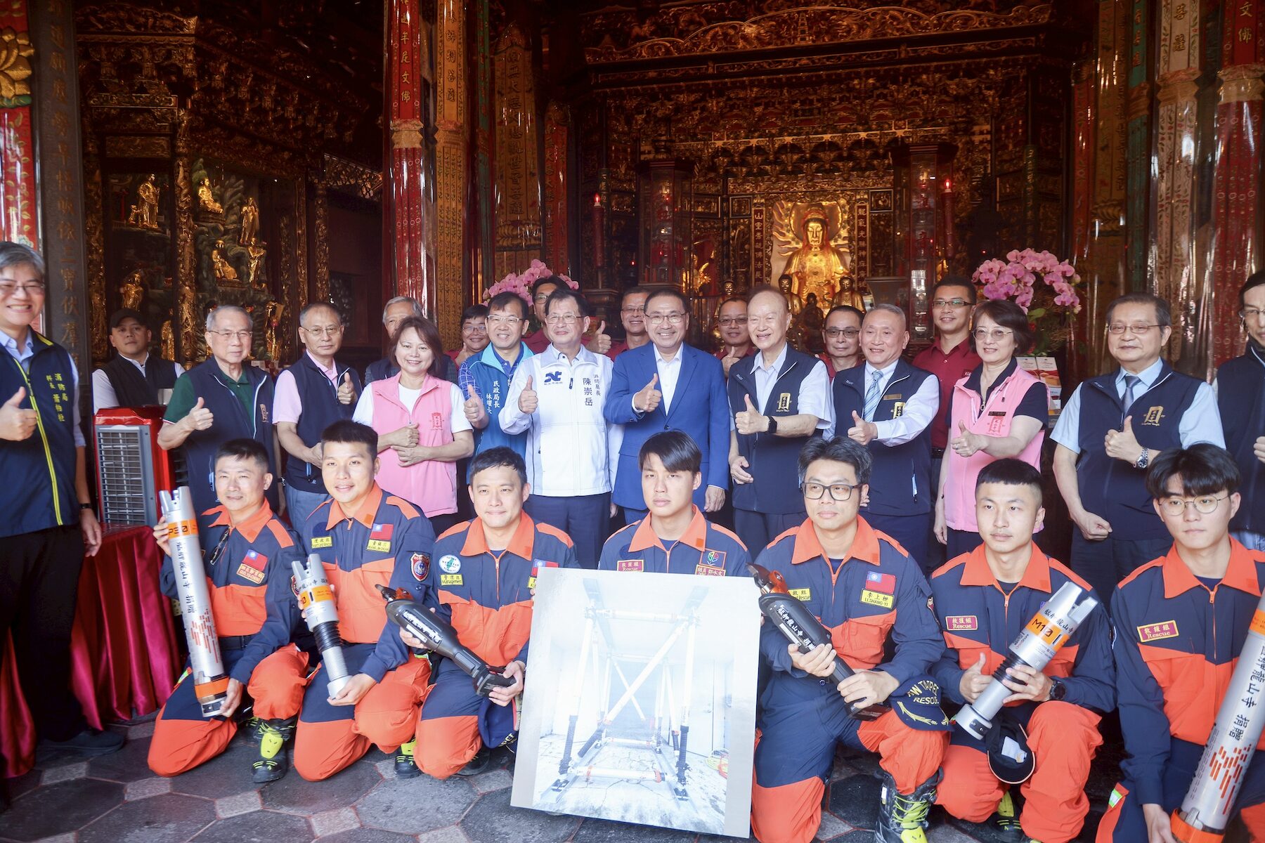 龍山寺長期熱心公益 助消防同仁完善救災救護裝備 侯友宜親自致謝 - 台北郵報 | The Taipei Post 龍山寺長期熱心公益 助消防同仁完善救災救護裝備 侯友宜親自致謝 - 台北郵報 | The Taipei Post