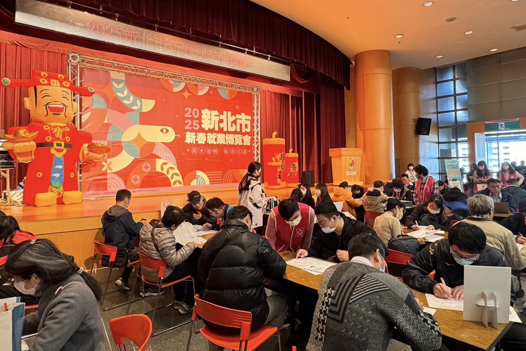馬力全開搶好工!新北 3/3 新春就博會登場 54 家名企釋逾 1,500 個職缺 - 台北郵報 | The Taipei Post 馬力全開搶好工!新北 3/3 新春就博會登場 54 家名企釋逾 1,500 個職缺 - 台北郵報 | The Taipei Post