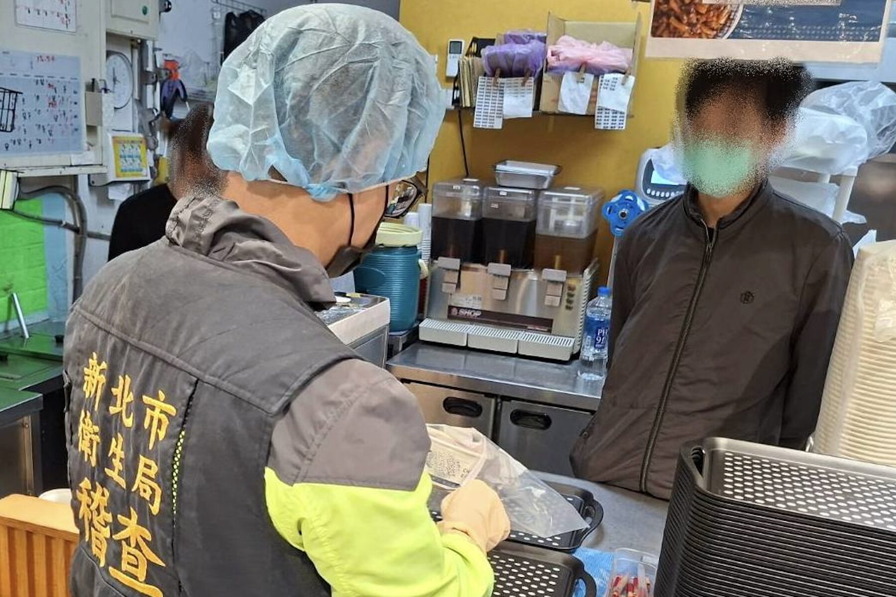 清六食堂中毒案通報增至 44 人!5 人住院治療 衛生局鎖定「白飯、煎蛋」追查 - 台北郵報 | The Taipei Post 清六食堂中毒案通報增至 44 人!5 人住院治療 衛生局鎖定「白飯、煎蛋」追查 - 台北郵報 | The Taipei Post