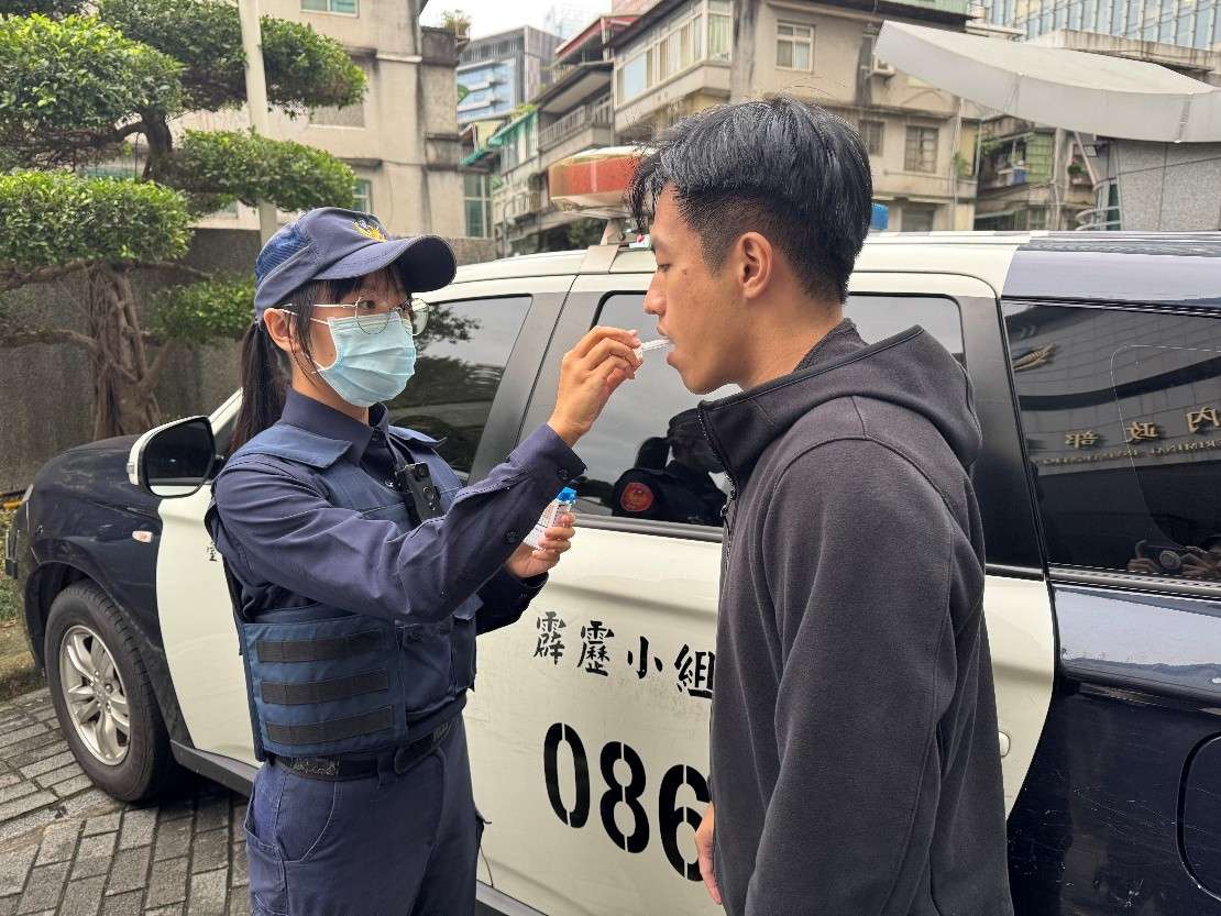 唾液快篩攔截4千件毒駕!警政署推修法同車乘客也要罰 - 台北郵報 | The Taipei Post 唾液快篩攔截4千件毒駕!警政署推修法同車乘客也要罰 - 台北郵報 | The Taipei Post