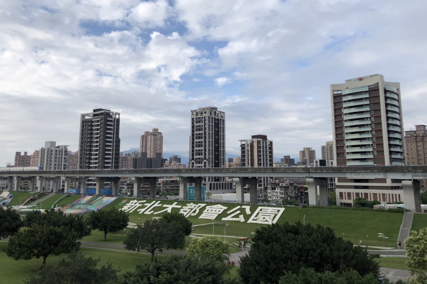 買氣大回溫!新北5月買房過戶近4千棟 地政局公布最新數據:比上月暴增12.4% - 台北郵報 | The Taipei Post 買氣大回溫!新北5月買房過戶近4千棟 地政局公布最新數據:比上月暴增12.4% - 台北郵報 | The Taipei Post