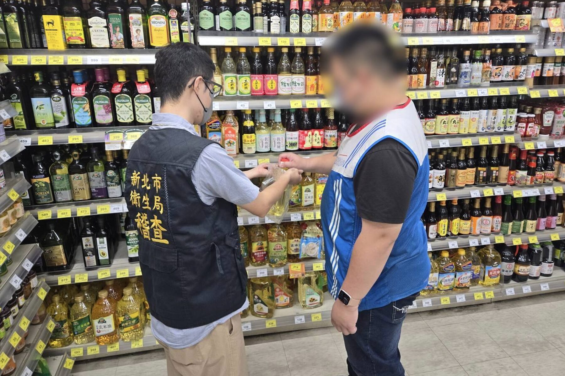 中聯油脂疑慮擴大 新北市教育局要求校園全面停用四至六月生產油品 - 台北郵報 | The Taipei Post 中聯油脂疑慮擴大 新北市教育局要求校園全面停用四至六月生產油品 - 台北郵報 | The Taipei Post
