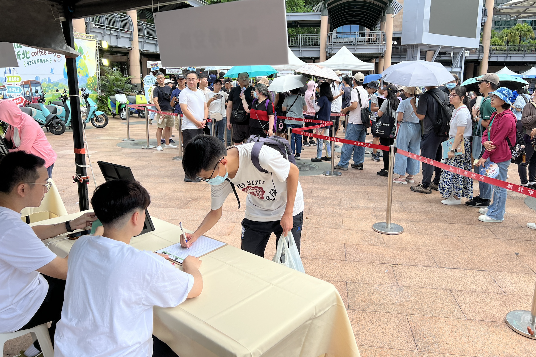 響應922世界無車日新北市民廣場舉辦咖啡券兌換與亞運棒球直播應援活動 - 台北郵報 | The Taipei Post